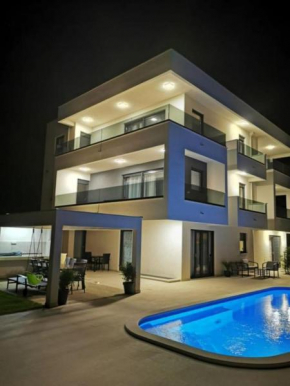 Apartments Villa Esse - heated pool